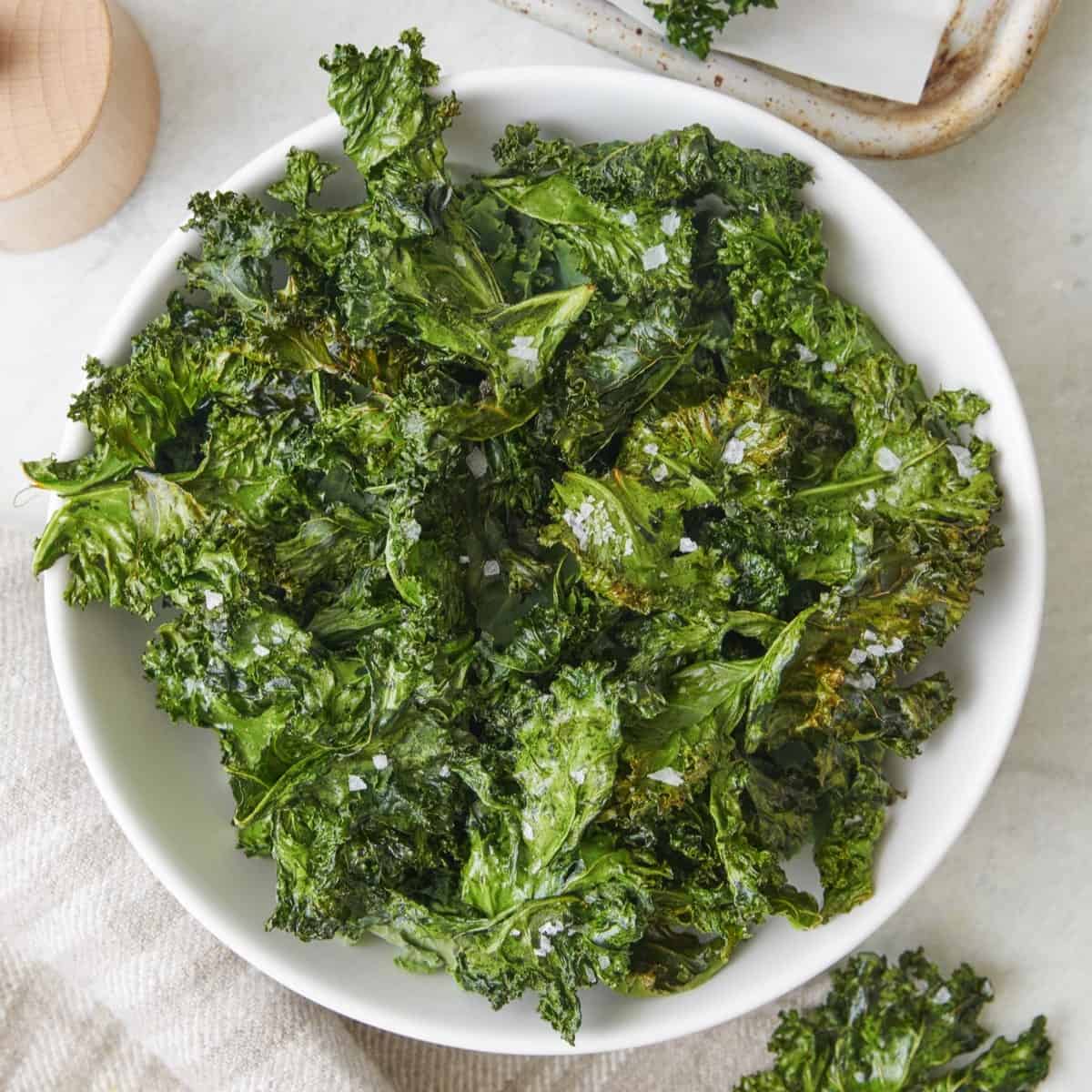 Crispy Baked Kale Chips {Base Recipe!} - FeelGoodFoodie