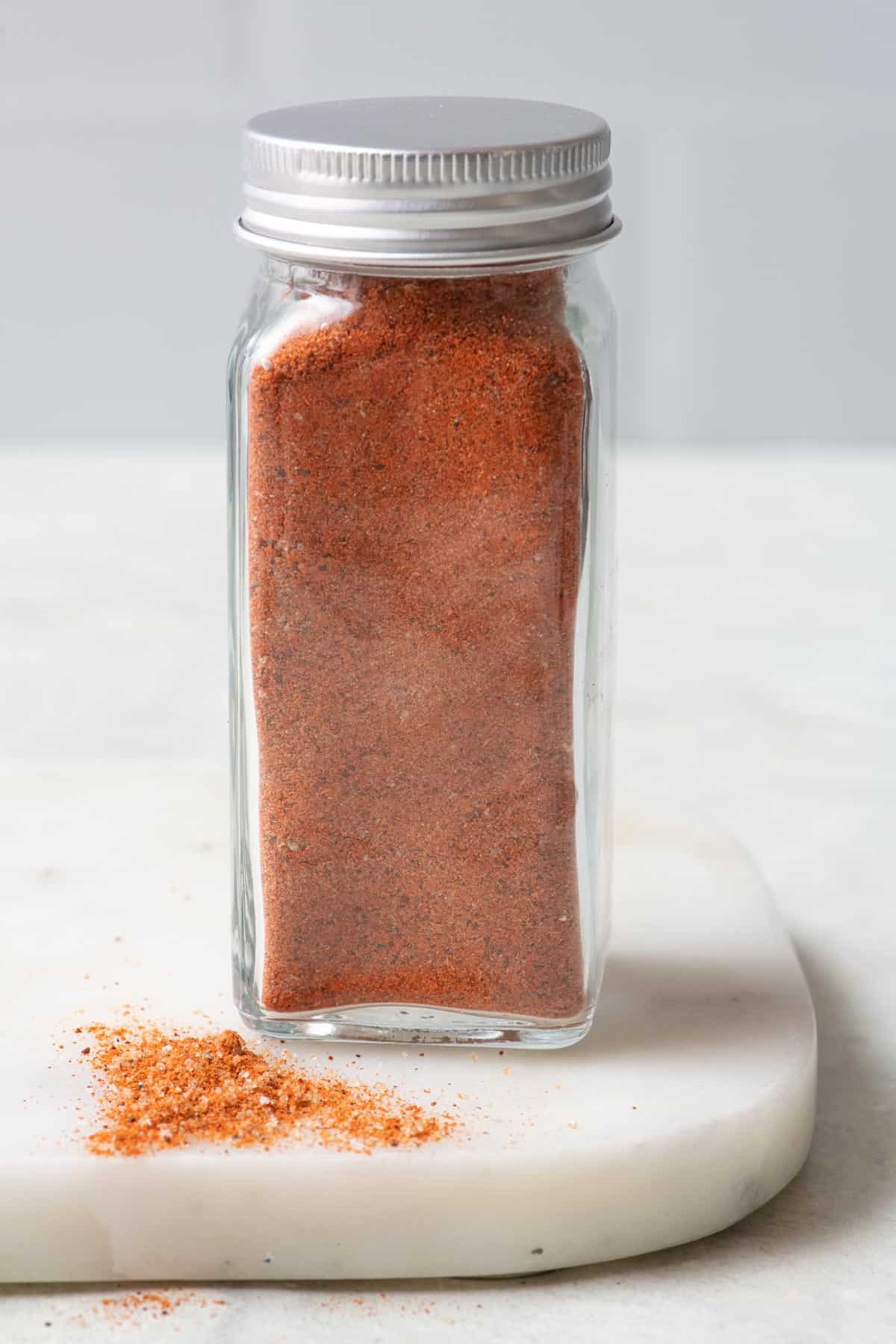 DIY spice shaker tutorial - and make your own cool lid!