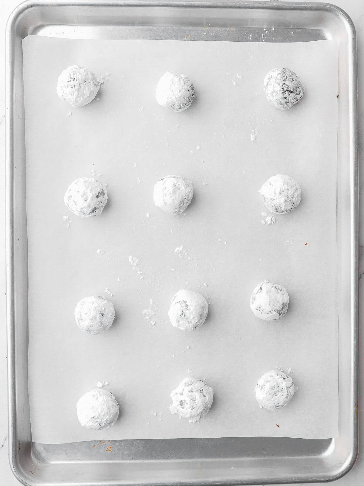 Cookies on baking sheet before baking.