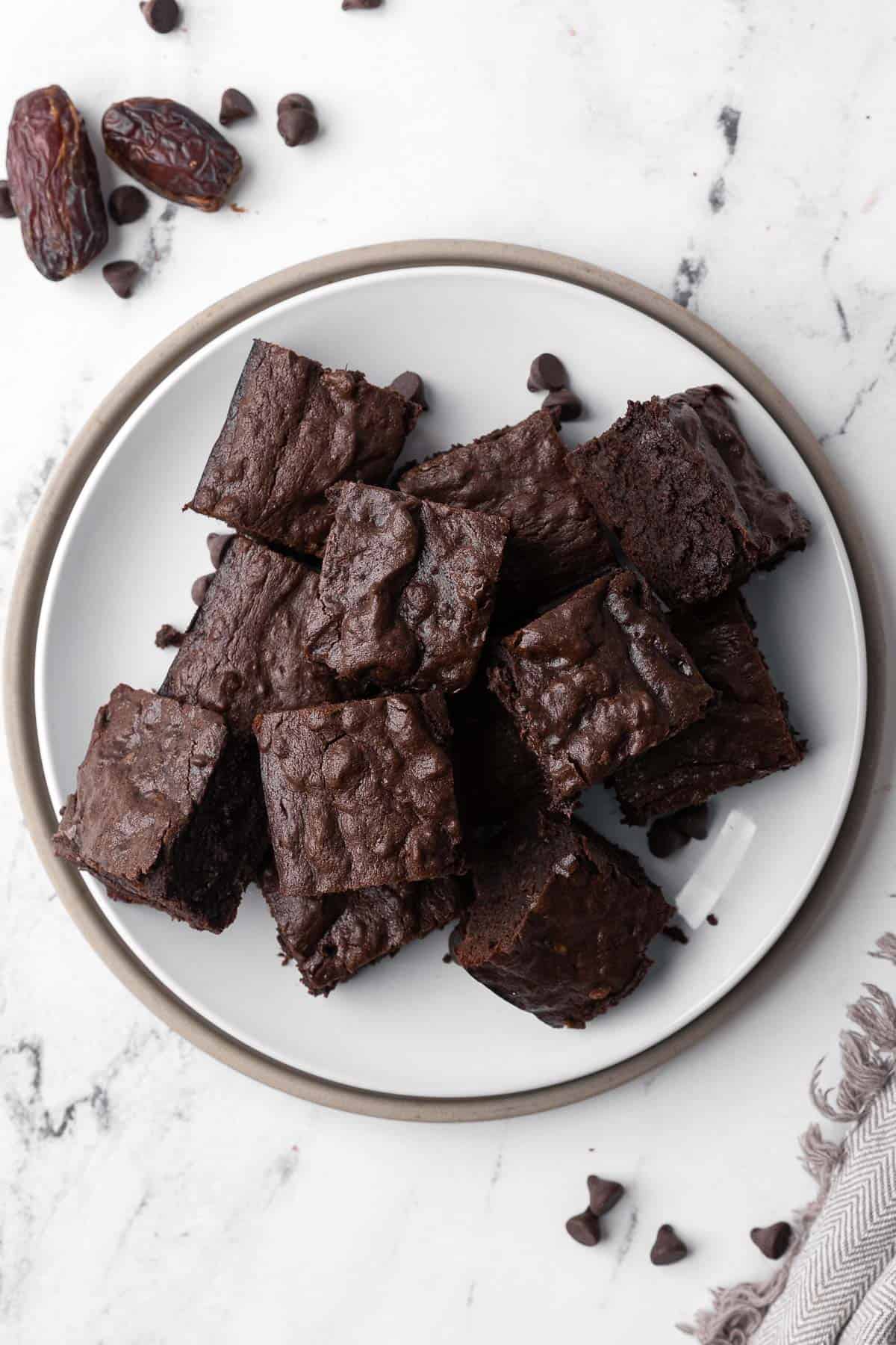 White Chocolate Chip Brownies - Pretty. Simple. Sweet.