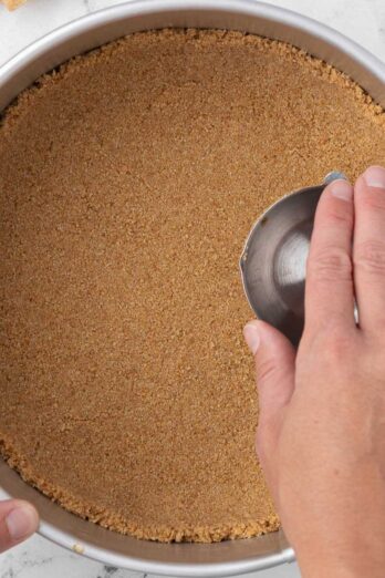 How to make a coconut oil graham cracker crust.