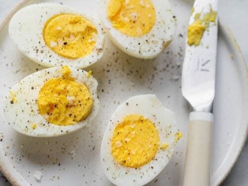 How to Peel Hard Boiled Eggs - FeelGoodFoodie