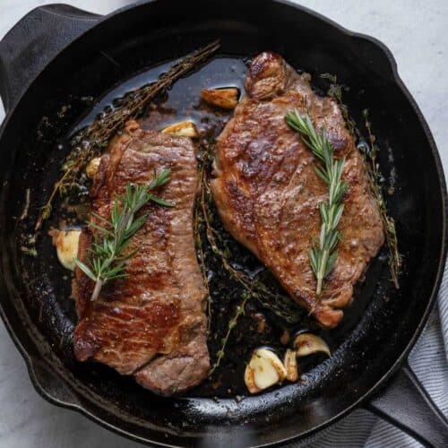 Cast Iron Skillet Steak {Juicy Easy Recipe} - FeelGoodFoodie