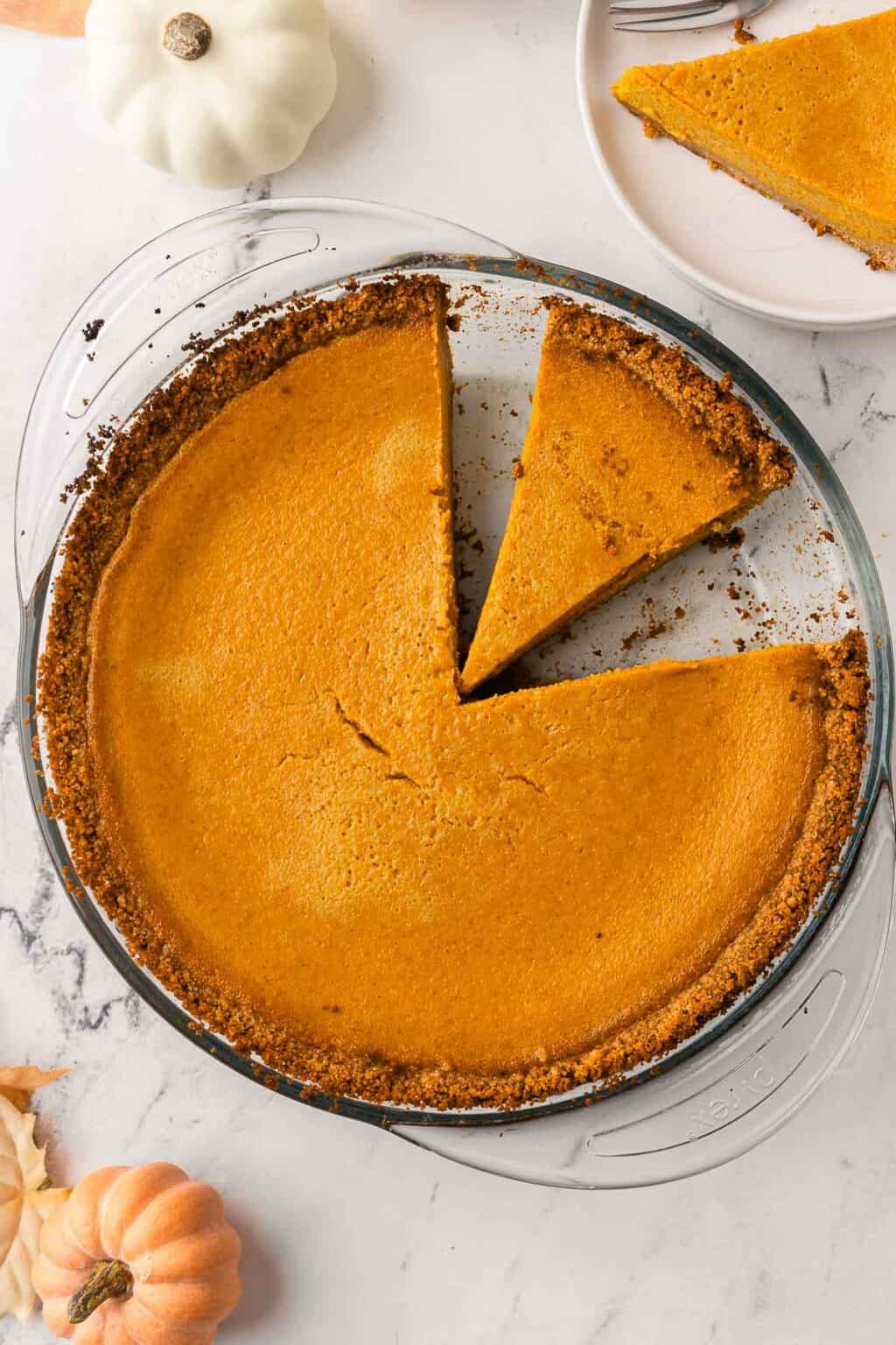 Pumpkin pie with graham cracker crust