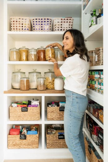 How to organize a pantry.