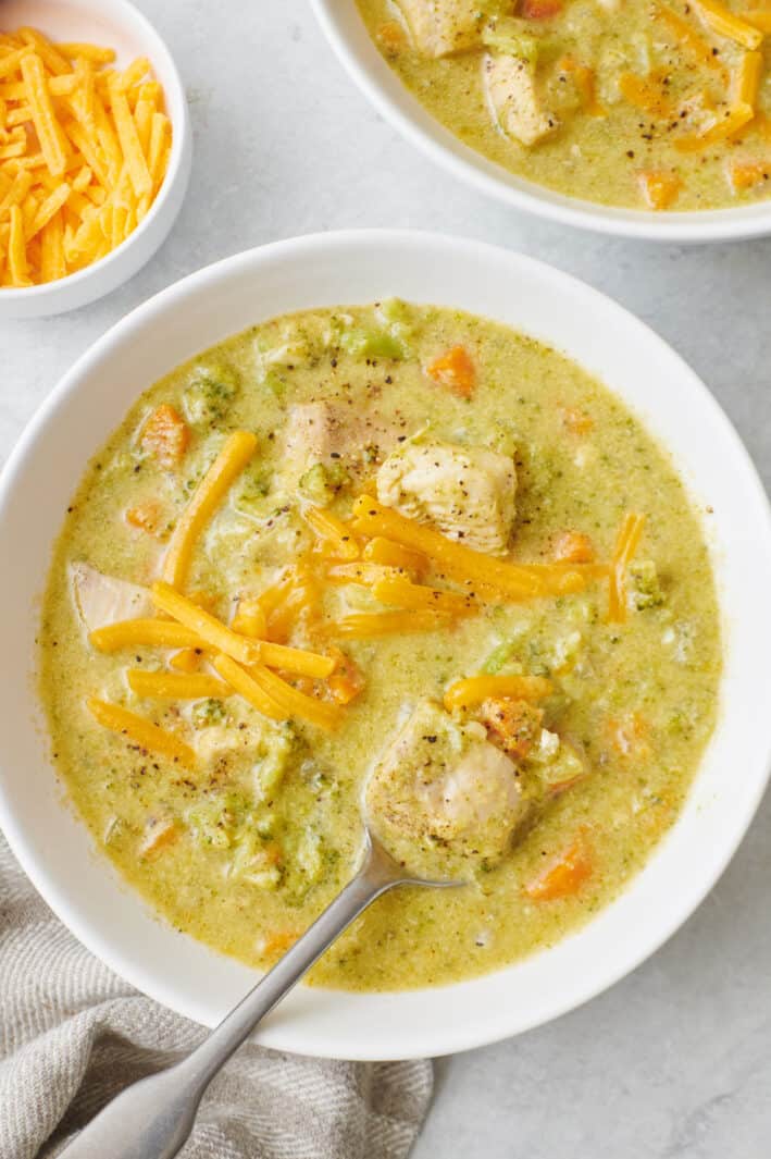 Creamy Chicken Broccoli Soup - FeelGoodFoodie