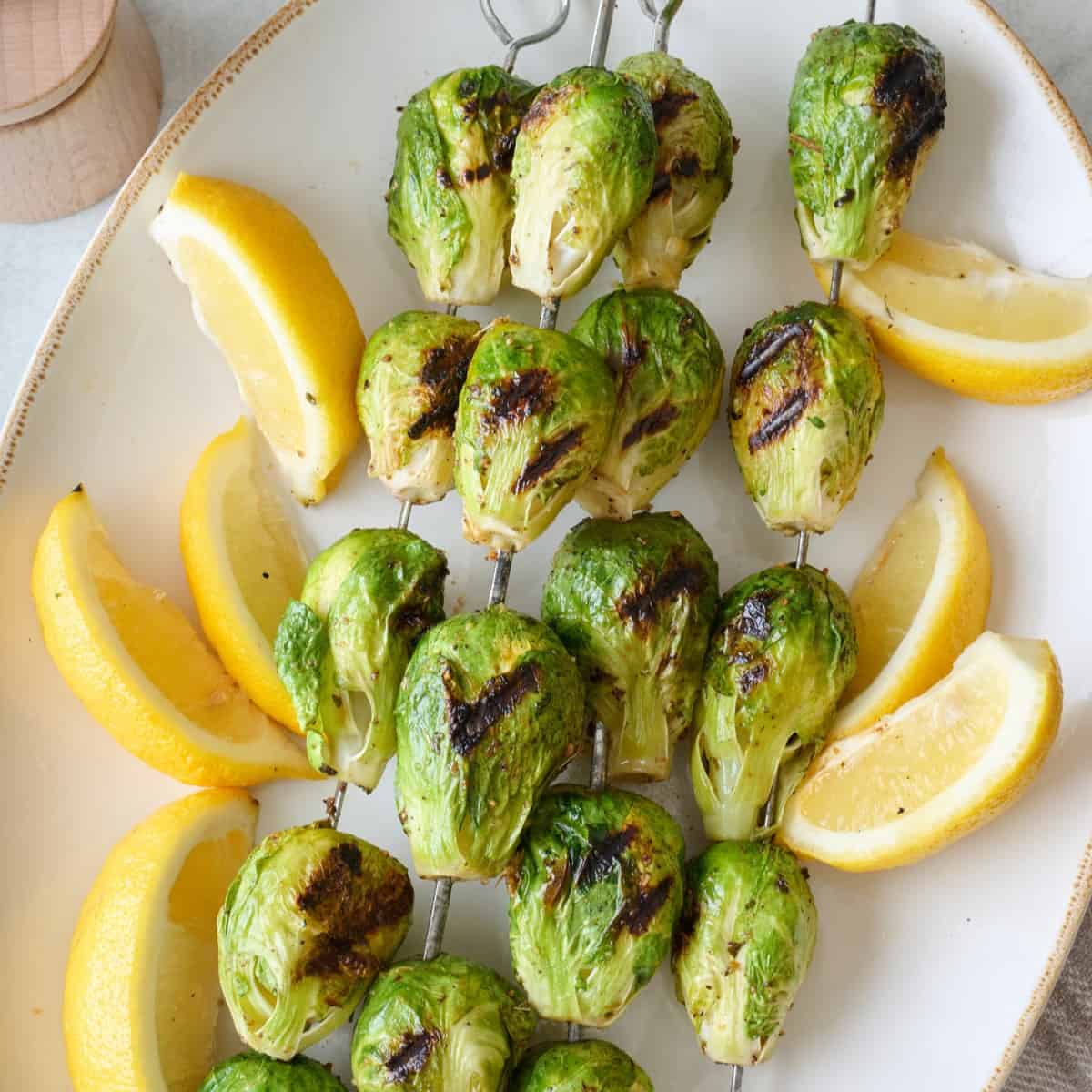 Grilled brussel sprouts thumbnail.