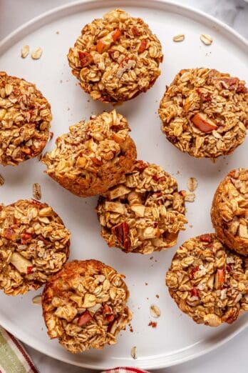 Apple cinnamon oatmeal cups on a plate.