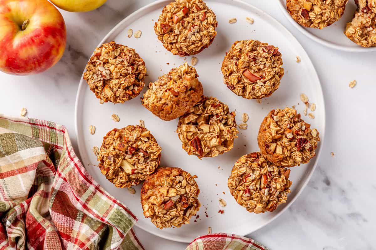 Apple cinnamon oatmeal cups.