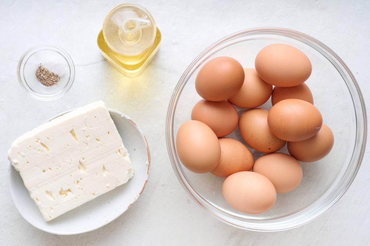 Ingredients for recipe: eggs, feta block, oil, salt and pepper.