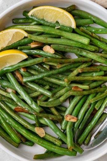 Sauteed green beans with garlic recipe.