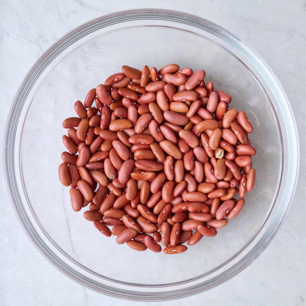 Dried kidney beans in a bowl.