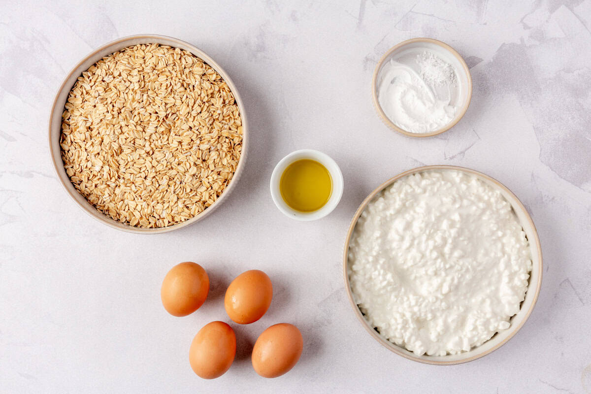 Ingredients for recipe: rolled oats, eggs, oil, cottage cheese, and baking powder.