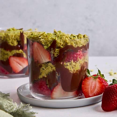 Dubai chocolate strawberries recipe.