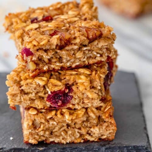 Chewy oatmeal breakfast bars recipe.