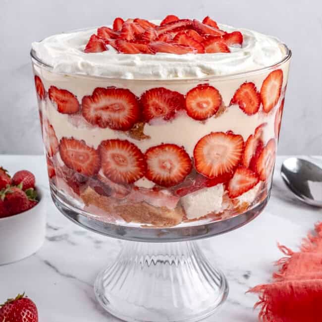 Easy strawberry trifle recipe.