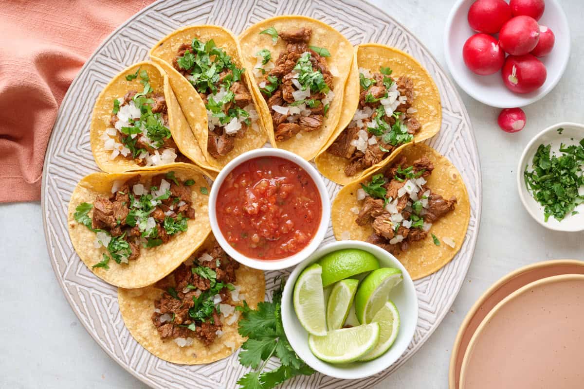 Plate of mexican street tacos.