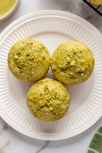 Easy pistachio muffin recipe.
