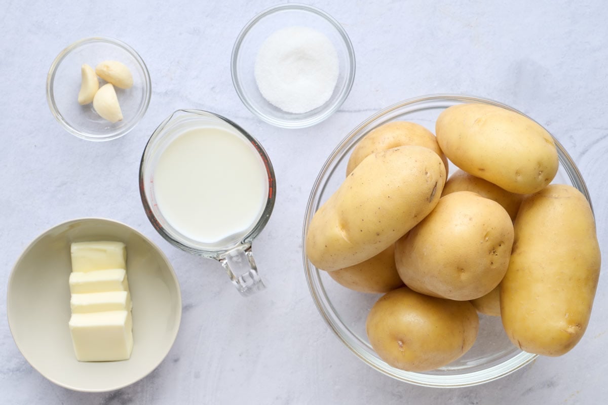 Ingredients for recipe: potatoes, milk, butter, salt and potatoes.