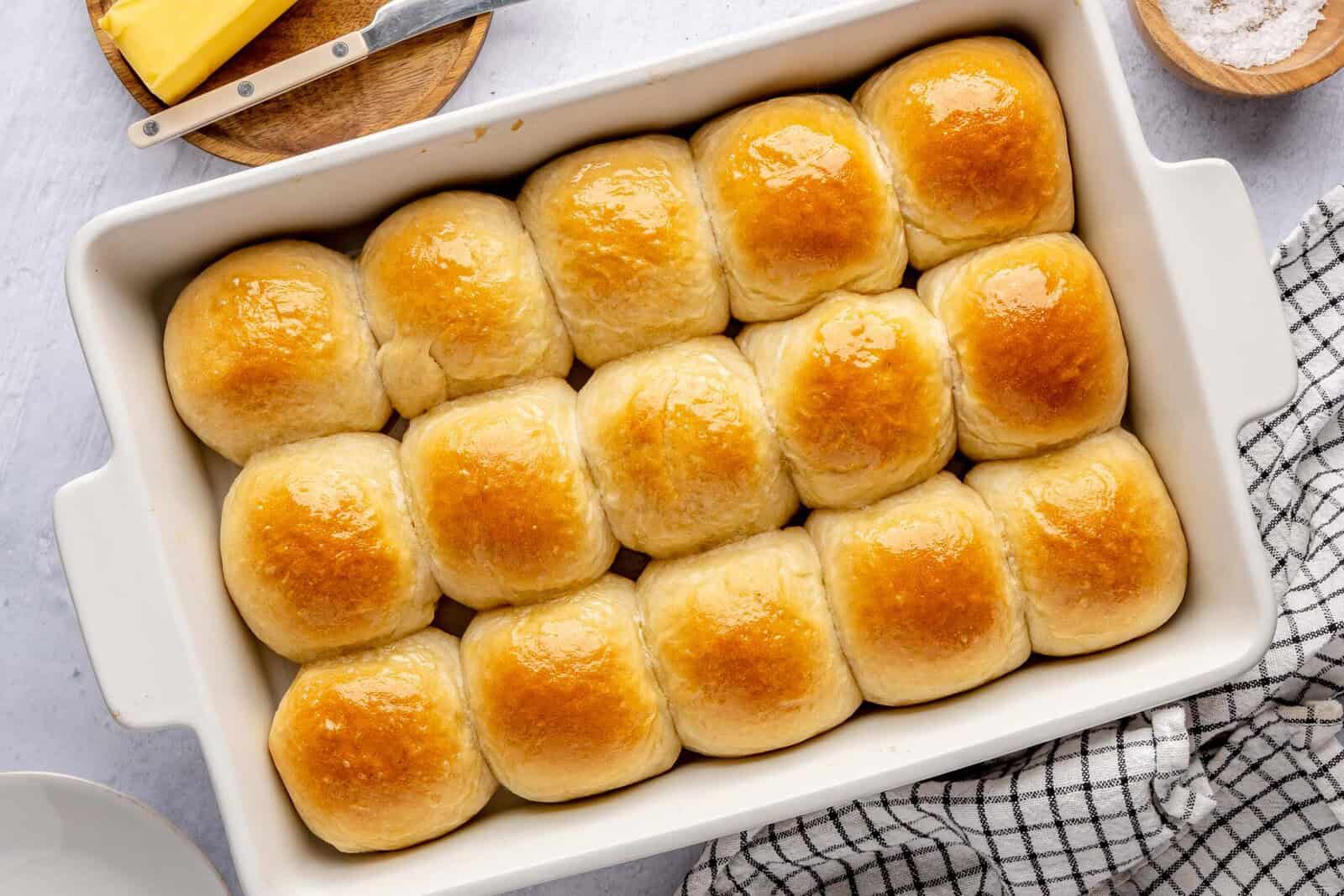 Homemade Dinner Rolls {7 Ingredients, Instant Yeast Recipe}