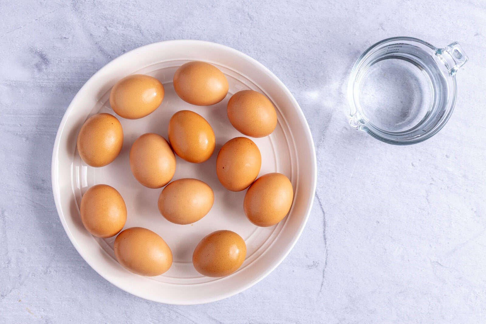 Ingredients for recipe: eggs and water.