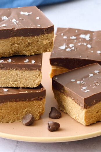 The best no-bake chocolate peanut butter bar recipe.