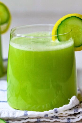 Cucumber juice recipe with lemon.
