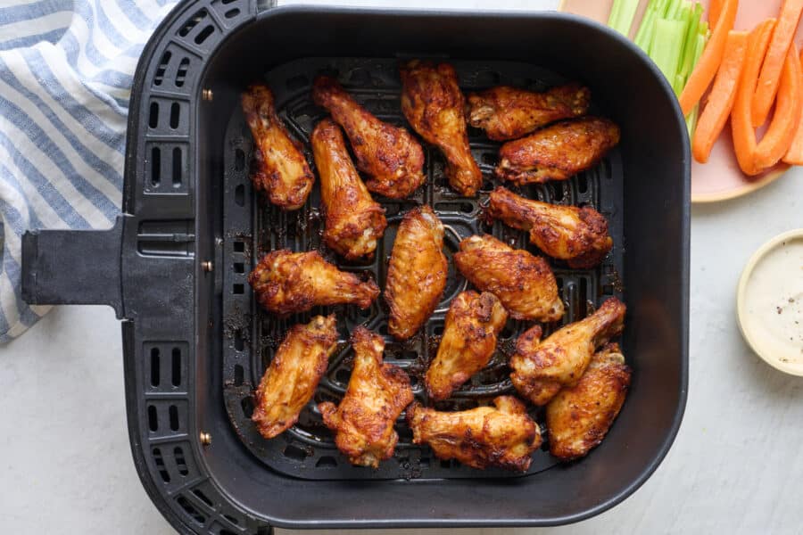 Easy air fried chicken wings recipe.